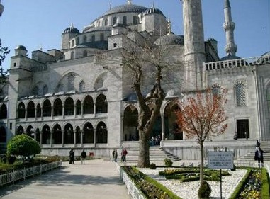 interior_masjid_biru_turki_13
